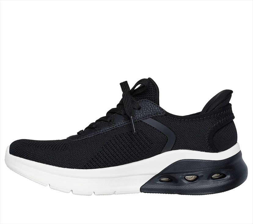 SKECHERS