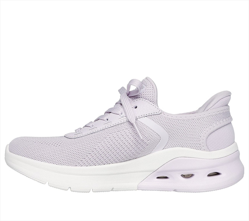 SKECHERS