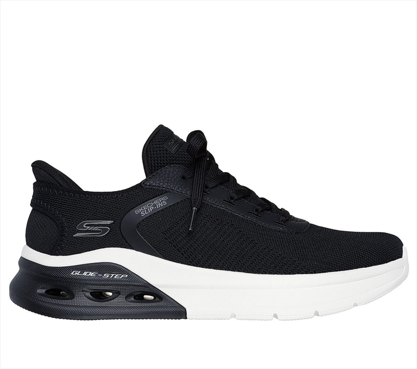 SKECHERS