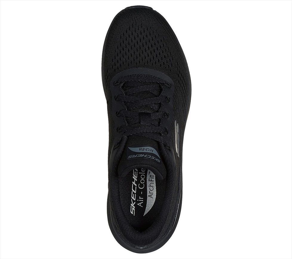 SKECHERS