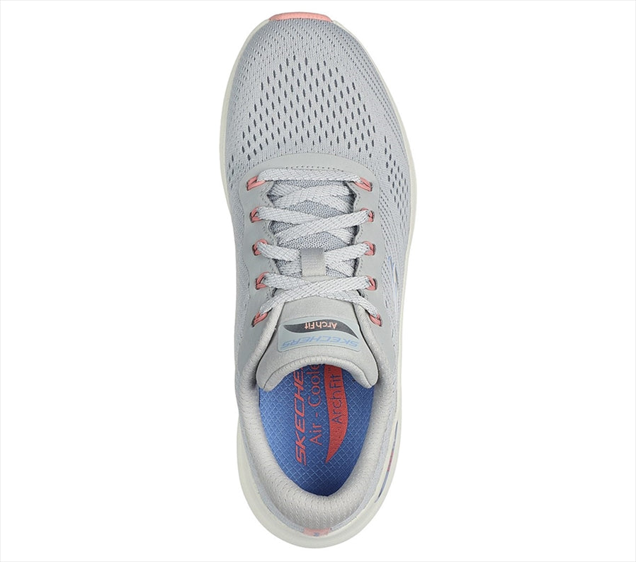 SKECHERS