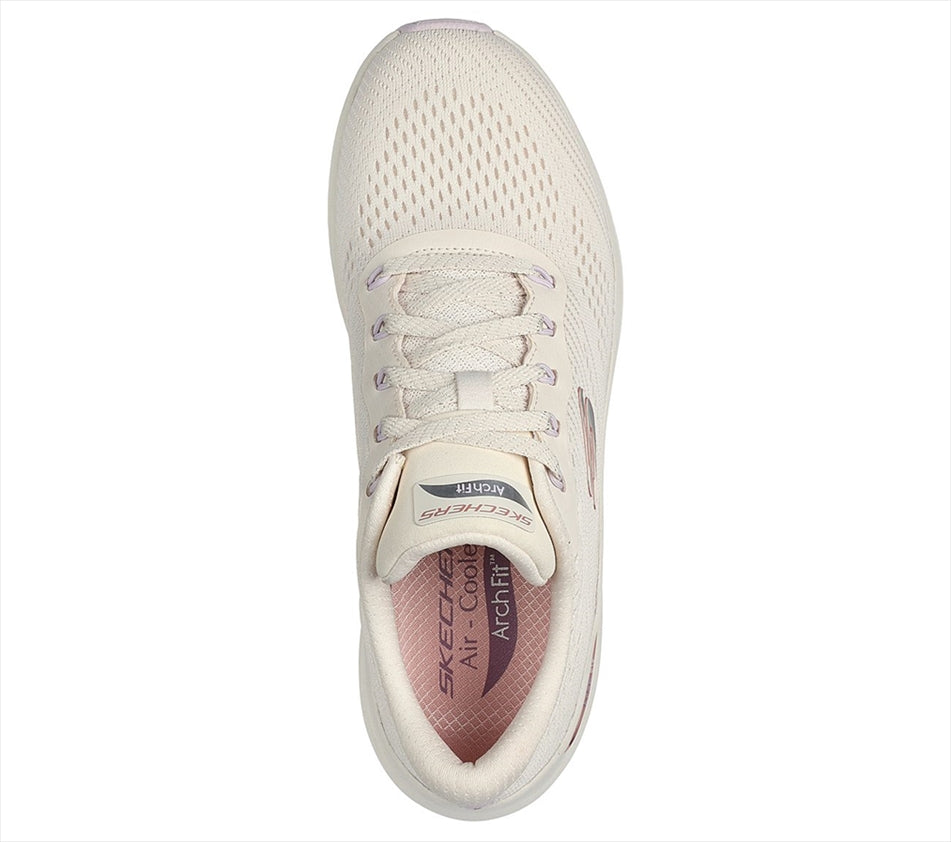 SKECHERS