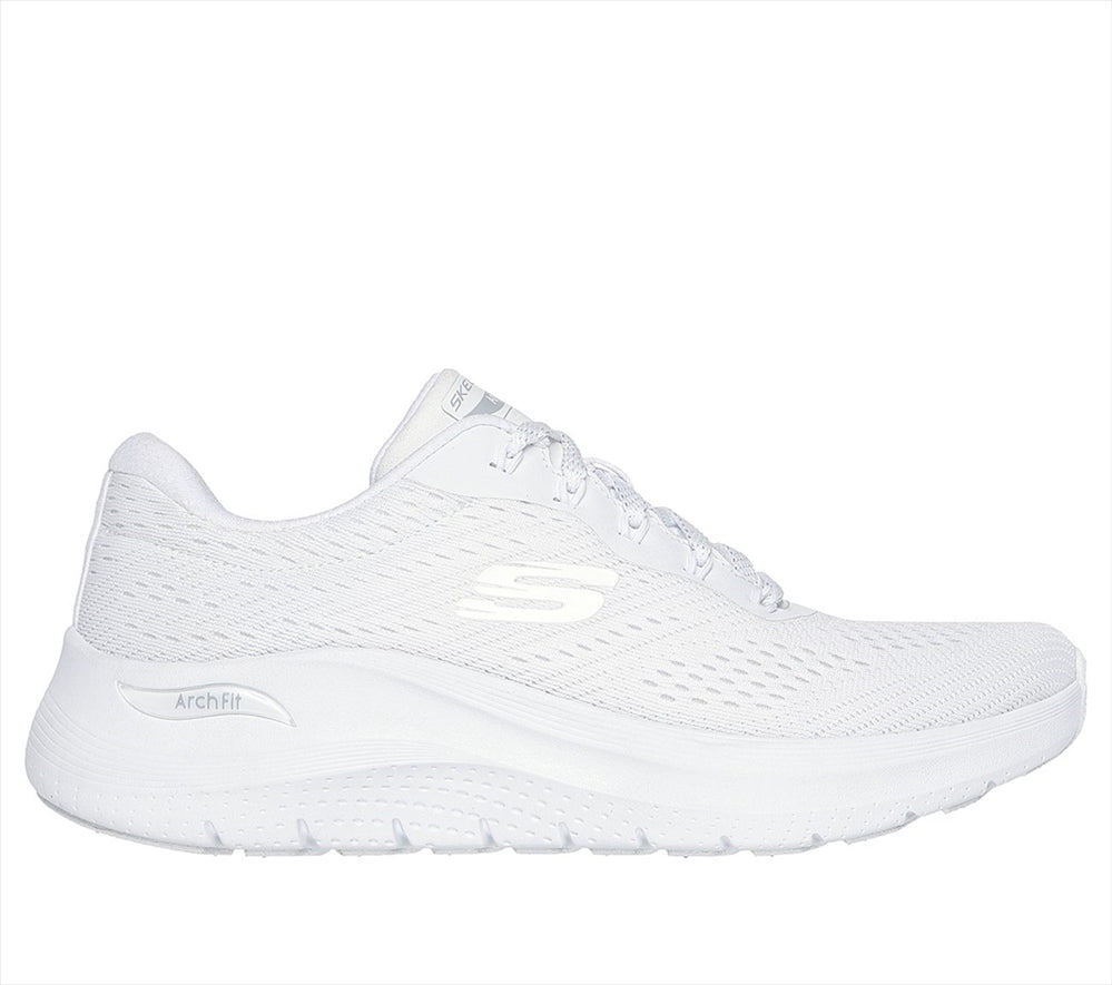 SKECHERS