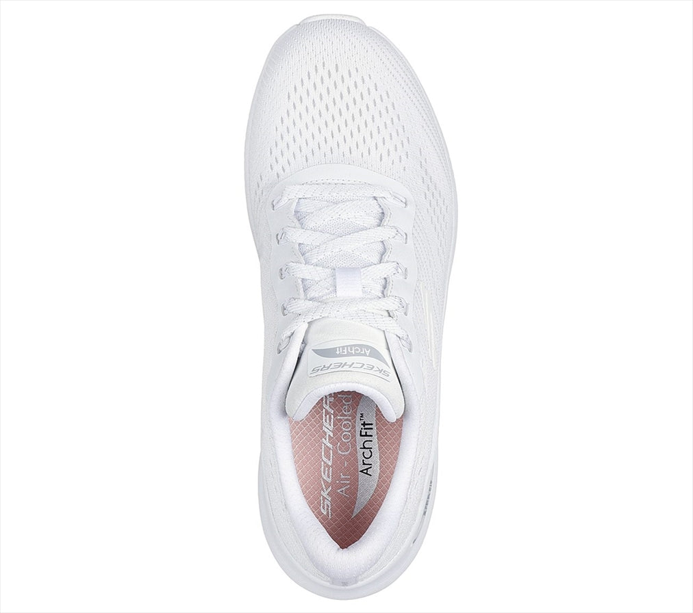 SKECHERS