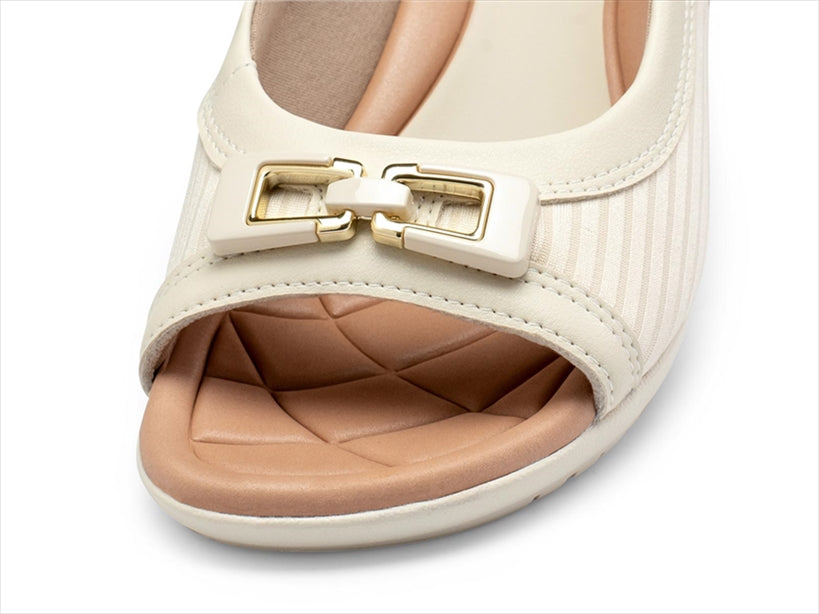 https://powersoft365customers.blob.core.windows.net/he24794-talbot-shoes-ltd/Models/CP152-BEIGE_9.jpg