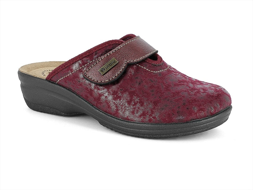 https://powersoft365customers.blob.core.windows.net/he24794-talbot-shoes-ltd/Models/LV03-PLUM.jpg