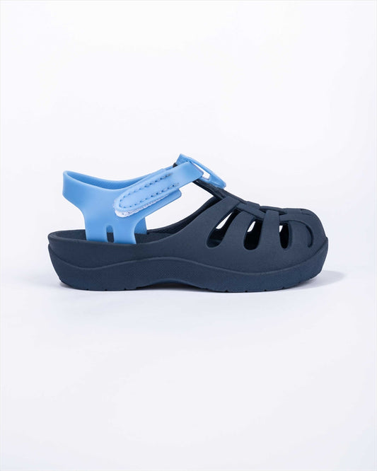 https://powersoft365customers.blob.core.windows.net/he24794-talbot-shoes-ltd/Models/17802642437-BLUE.jpg