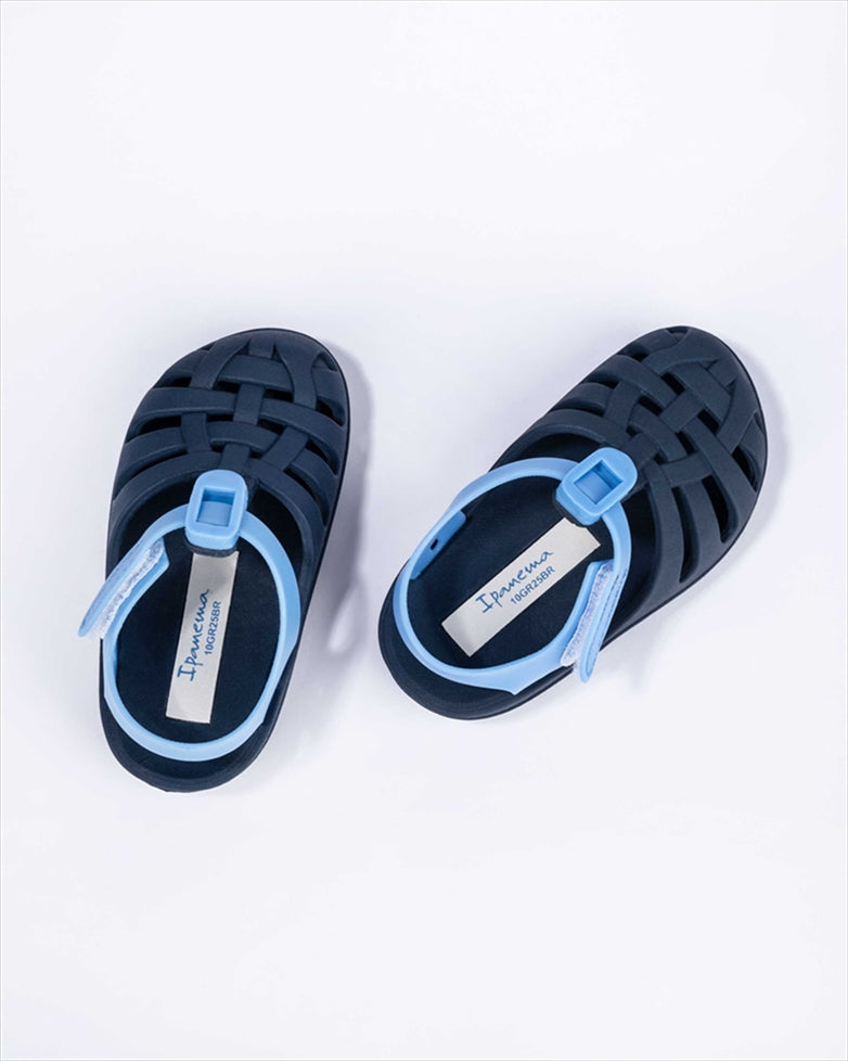 https://powersoft365customers.blob.core.windows.net/he24794-talbot-shoes-ltd/Models/17802642437-BLUE_3.jpg