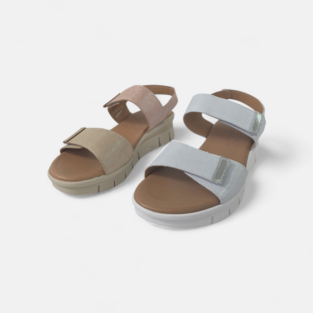 https://powersoft365customers.blob.core.windows.net/he24794-talbot-shoes-ltd/Models/2606-WHI_2.jpg