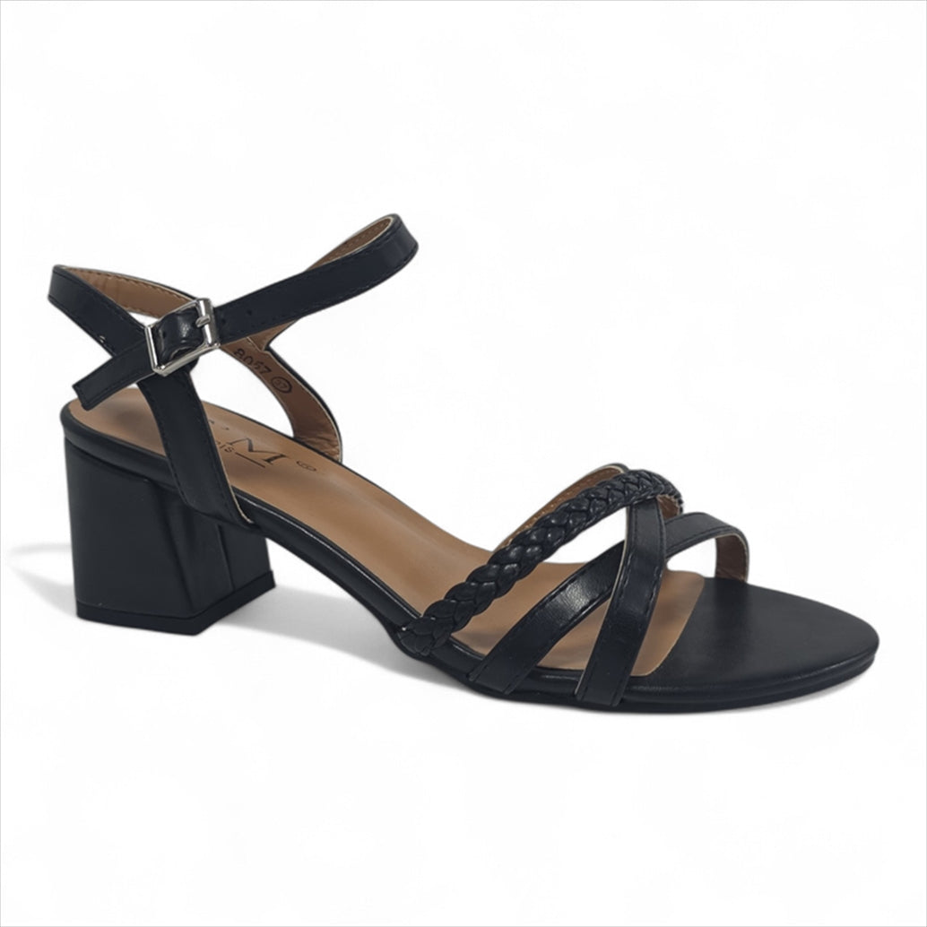 https://powersoft365customers.blob.core.windows.net/he24794-talbot-shoes-ltd/Models/8057-BLA.jpg