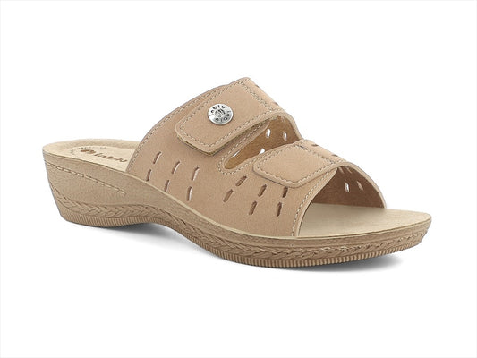 https://powersoft365customers.blob.core.windows.net/he24794-talbot-shoes-ltd/Models/DL05-SAND.jpg