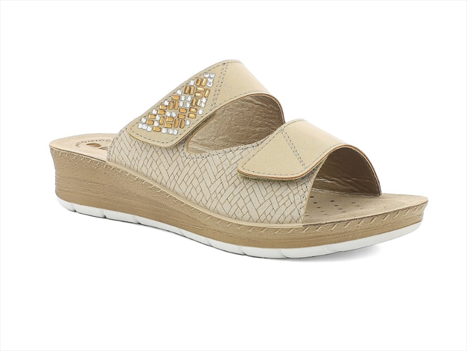 https://powersoft365customers.blob.core.windows.net/he24794-talbot-shoes-ltd/Models/FC65-SAND.jpg