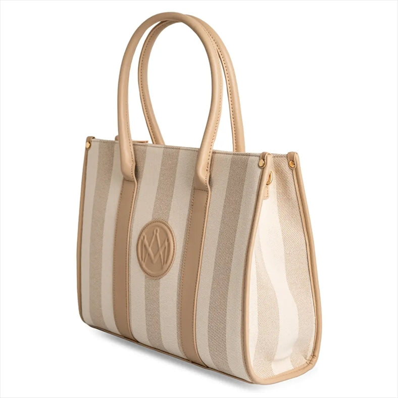 https://powersoft365customers.blob.core.windows.net/he24794-talbot-shoes-ltd/Models/N84-23577-BEIGE_2.jpg